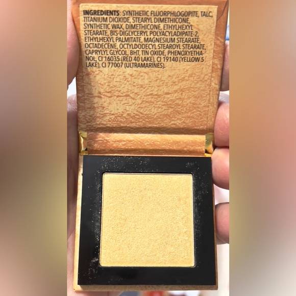 Estée Lauder Makeup & Samples Christmas red Travel Bag 2022 - Picture 13 of 16